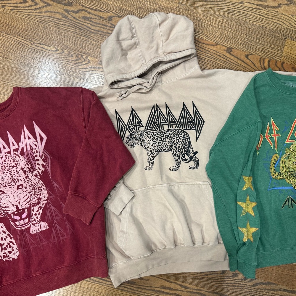 Lot of 3 Def Leppard sweatshirts, all comparable to size XL.